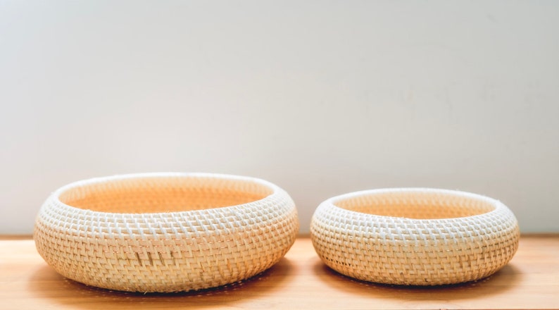 Bol à fruits en rotin tissé à la main, pièce maîtresse décorative en osier, naturel
