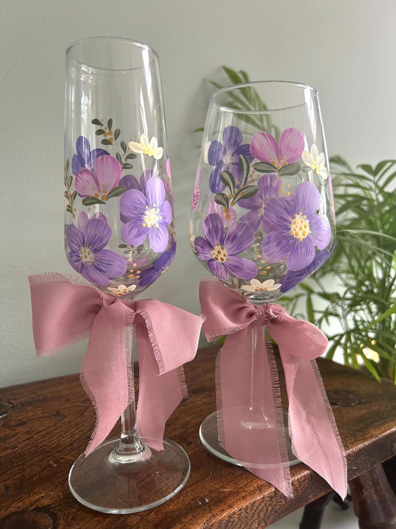 Verres à vin peints à la main floral - Flûtes à champagne, Verres fleuris, Anniversaire, Mariage