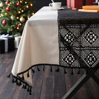 Nappe Noire et Blanche avec Bordure en Dentelle au Crochet et Pampilles, 100% Viscose, Décoration de Noël