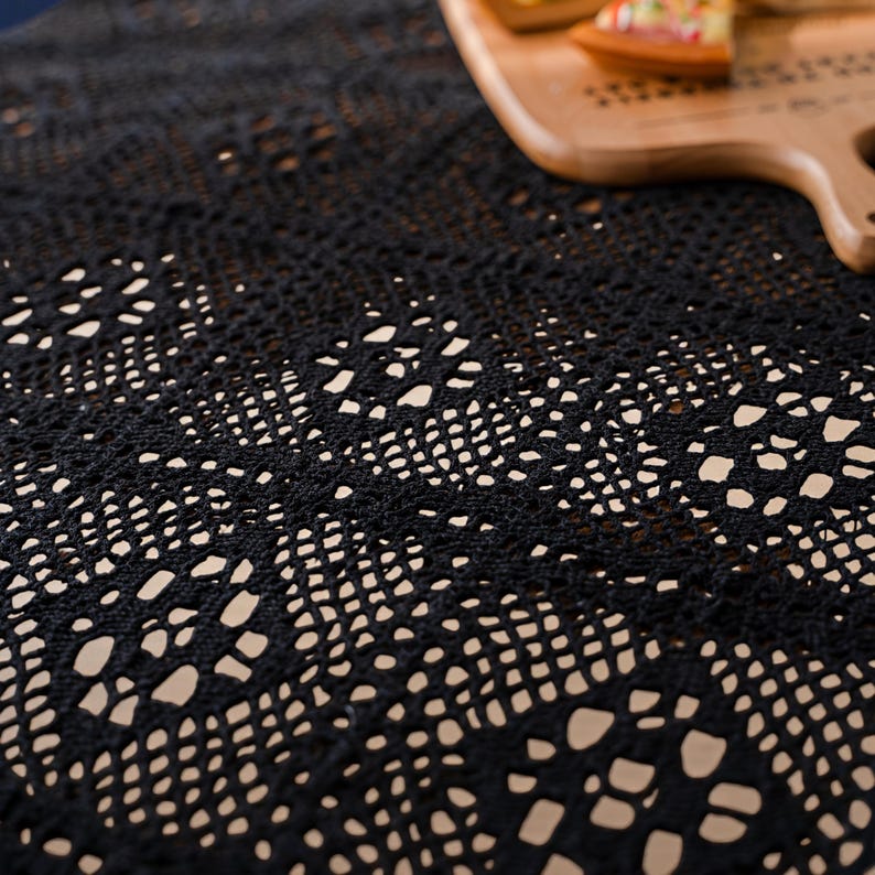 Nappe Noire et Blanche avec Bordure en Dentelle au Crochet et Pampilles, 100% Viscose, Décoration de Noël