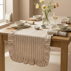 Chemin de table beige à rayures en coton et lin avec bords à volants
