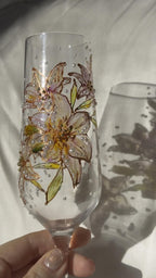 Verre à champagne peint à la main avec motif floral – Flûte à champagne en verre avec strass