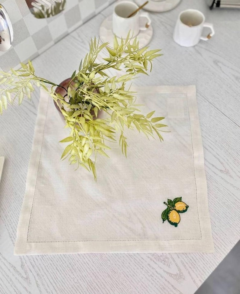 Serviette de table en lin brodée Citron, beige, carrée 40x40 cm (16x16 pouces)