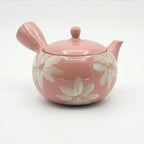 Théière en céramique rose décorée de motifs floraux blancs, 480 ml