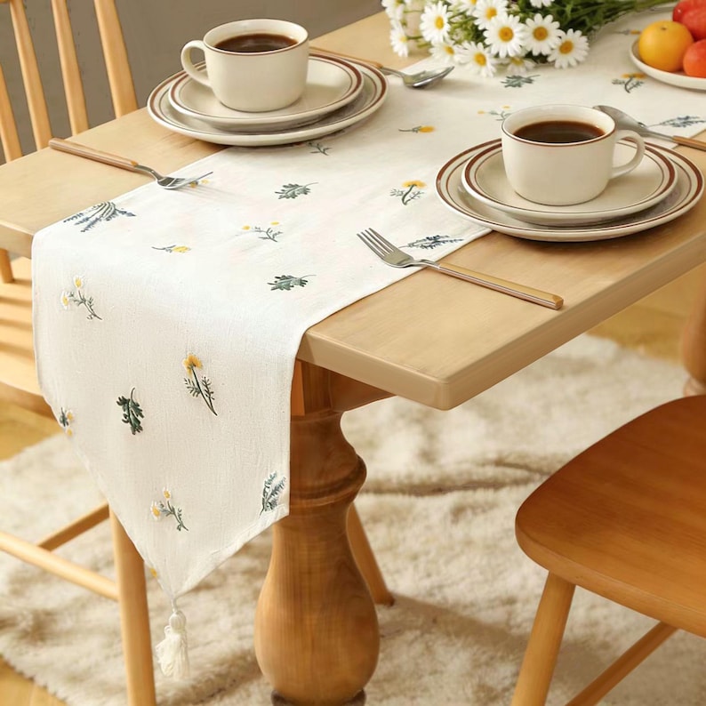 Lin Rustique Chemin de Table Triangulaire avec Broderie Floral et Glands