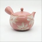 Théière en céramique rose décorée de motifs floraux blancs, 480 ml
