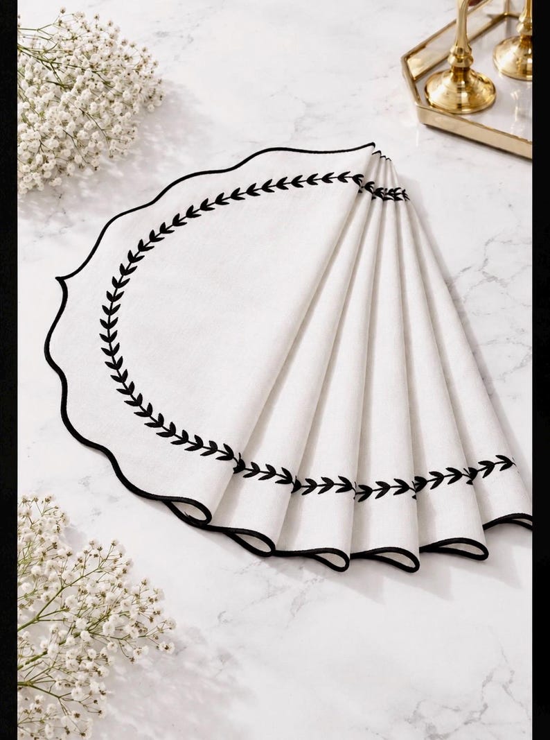 Set de table en lin festonné noir brodé décoration salle à manger 36x36 cm