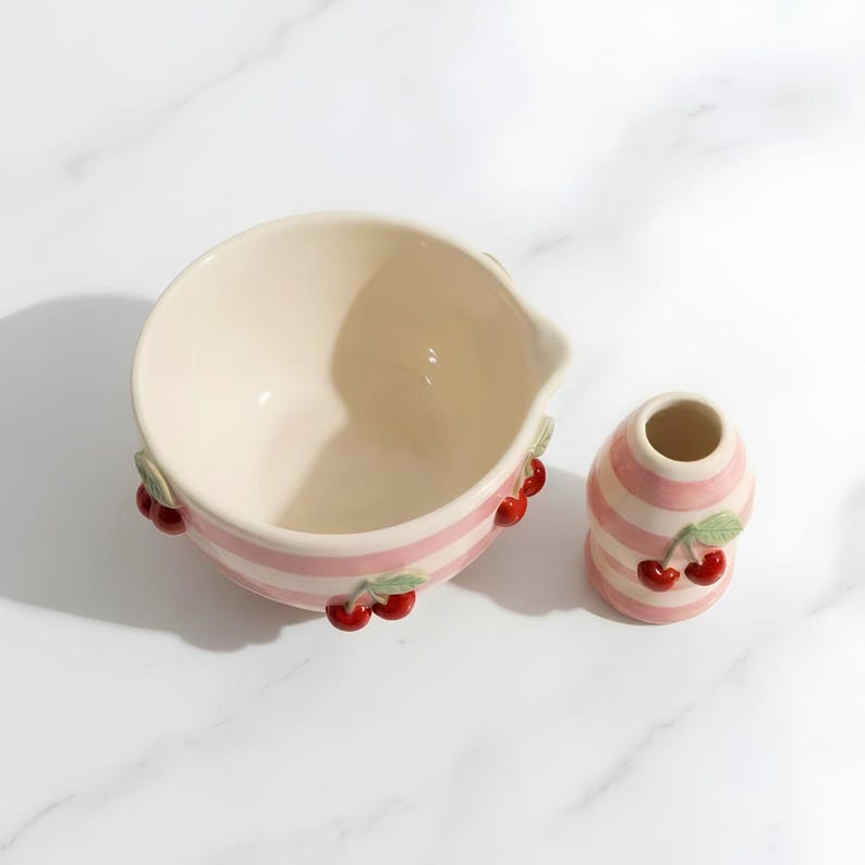 Bol à Matcha Céramique Rose Cerise avec Support Fouet, Chawan Fait Main