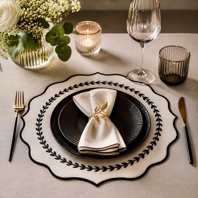 Set de table en lin festonné noir brodé décoration salle à manger 36x36 cm
