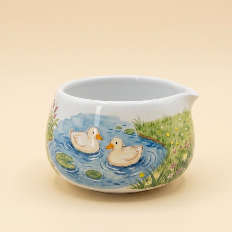 Bol à matcha Katakuchi Chawan avec bec verseur et porte-fouet - Service à thé en céramique décoré d'un canard peint à la main