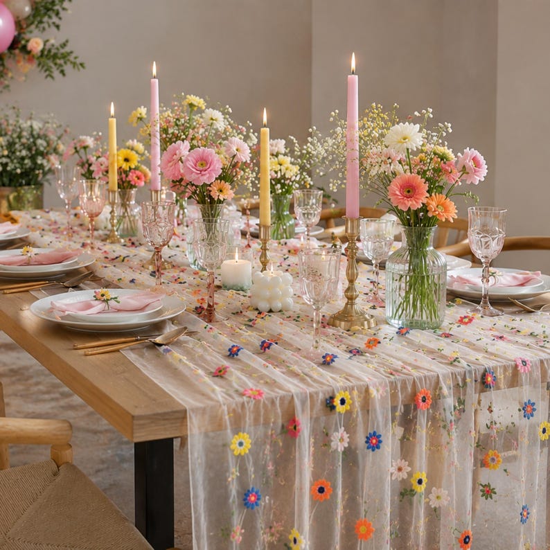 Chemin de table brodé floral en tulle marguerite multicolore 71x30 cm pour salle à manger