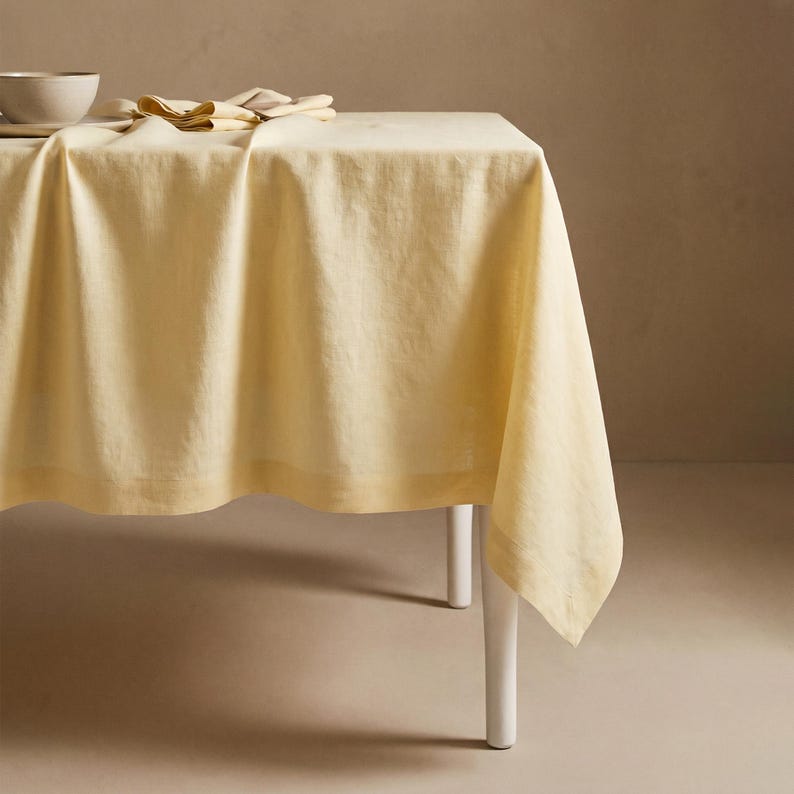 Nappe en lin jaune beurre, nappes jaune pâle, différentes tailles