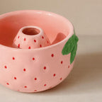 Bol à matcha fraise en céramique rose avec bec verseur, kit matcha avec fouet et cuillère en bambou, chawan pour cérémonie du thé