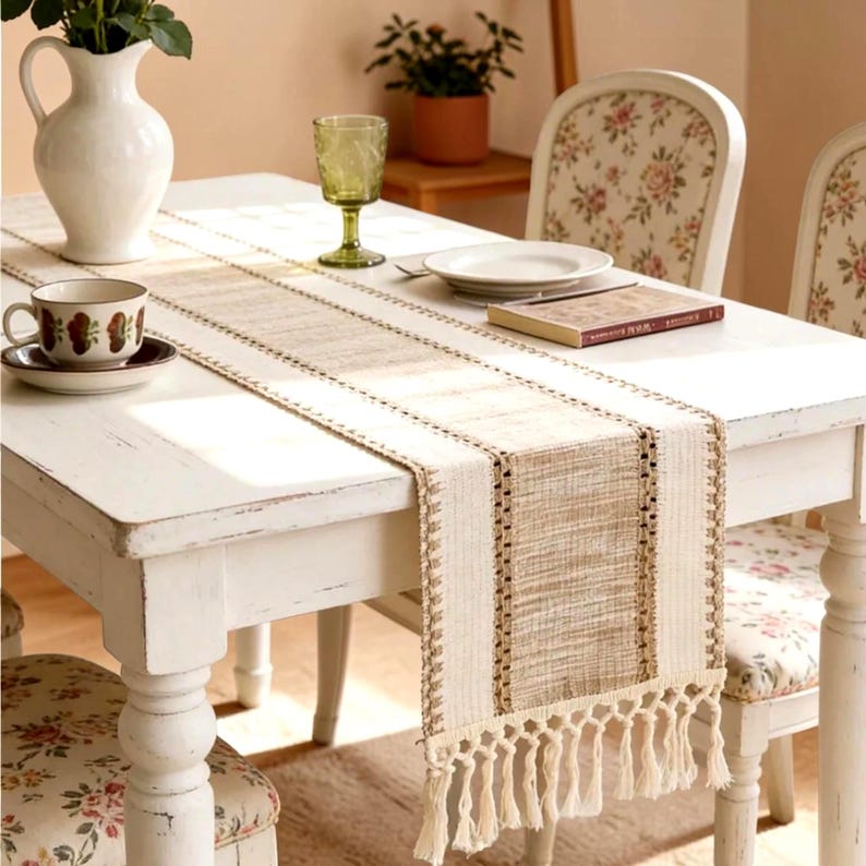 Chemin de table rayé vert nordique bohème avec glands, polyester