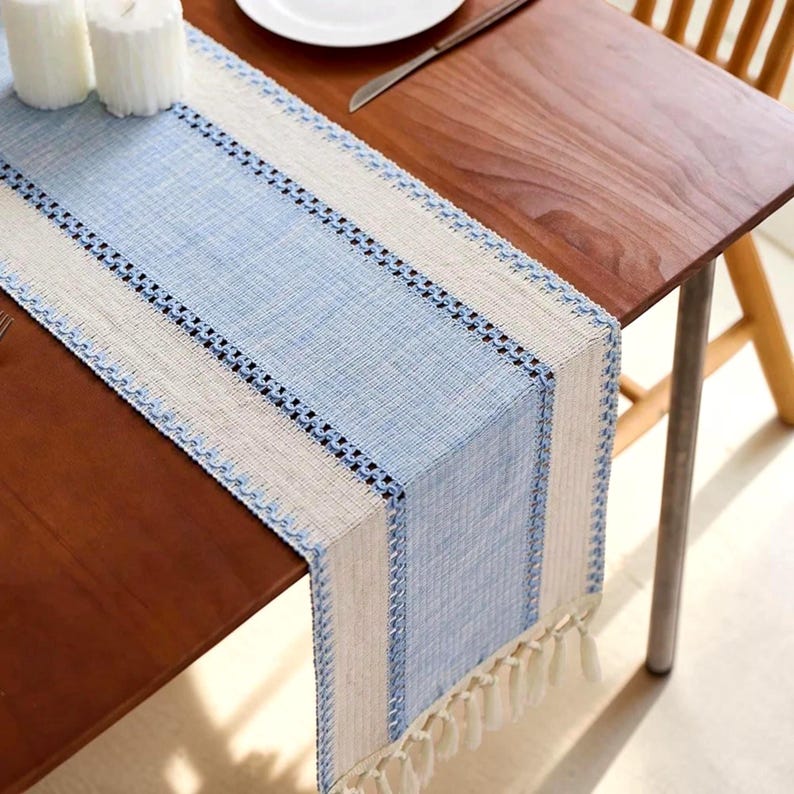 Chemin de table rayé vert nordique bohème avec glands, polyester