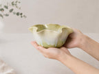 Bol à Matcha en Céramique Vert Printemps Forme Fleur avec Bec Verseur et Support - Ensemble Cadeau pour Thé Matcha