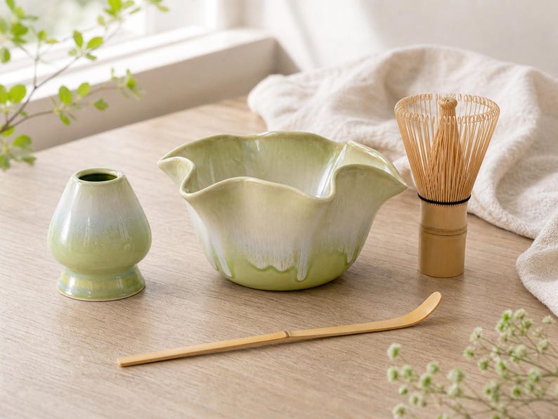 Bol à Matcha en Céramique Vert Printemps Forme Fleur avec Bec Verseur et Support - Ensemble Cadeau pour Thé Matcha