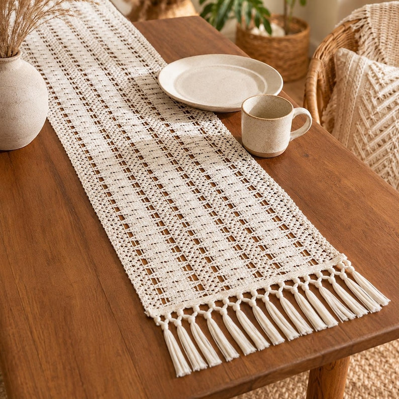 Chemin de table en dentelle crochet blanc avec pompons, décoration de salle à manger bohème et fermière