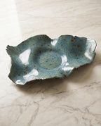 Vide-poche en céramique artisanale, saladier à fruits sculptural bleu-vert, décoration de table en grès à paillettes